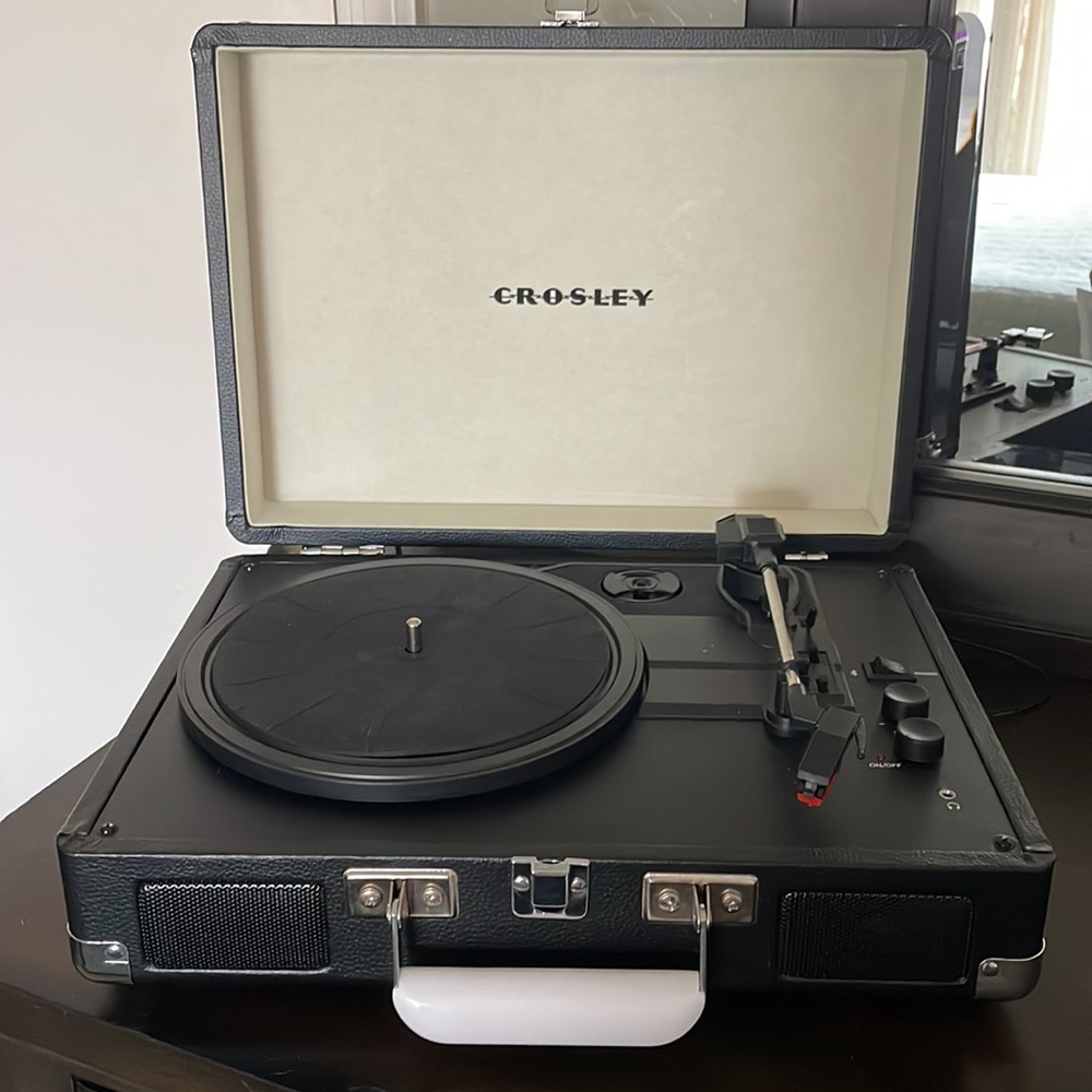 Crosley CR8005D Cruiser Deluxe Turntable